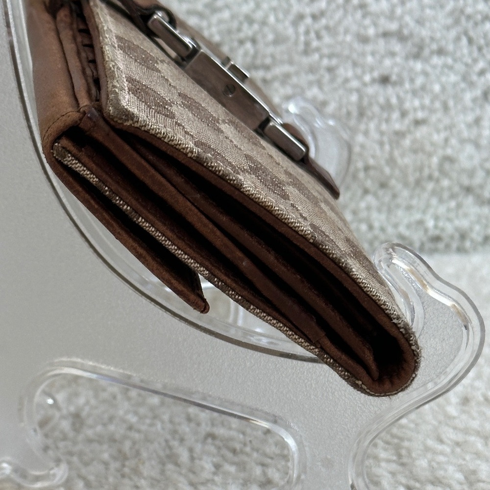 Gucci Monogram Long Wallet - Picture 6 of 15